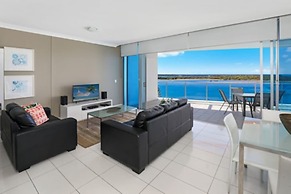 Silvershore Apartments on the Broadwater