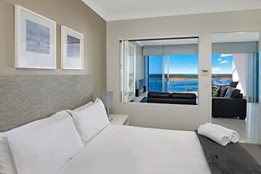 Silvershore Apartments on the Broadwater