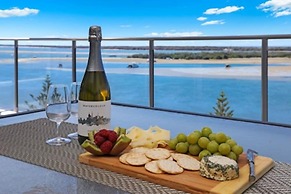 Silvershore Apartments on the Broadwater