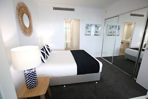 Silvershore Apartments on the Broadwater