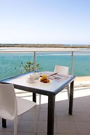 Silvershore Apartments on the Broadwater