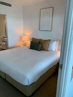Silvershore Apartments on the Broadwater