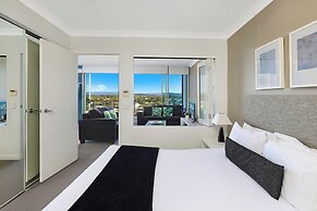 Silvershore Apartments on the Broadwater