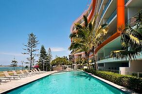 Silvershore Apartments on the Broadwater