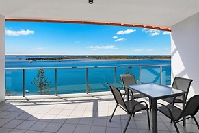 Silvershore Apartments on the Broadwater