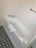 Young Federation Motor Inn