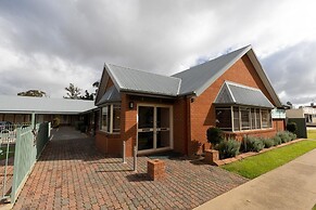 Young Federation Motor Inn