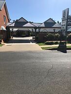 Young Federation Motor Inn