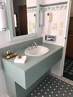 Young Federation Motor Inn