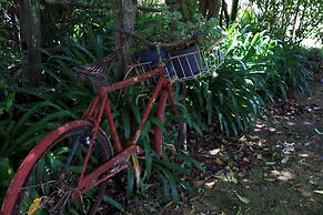 Clive Colonial Cottages