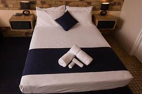 Lancaster Court Motel