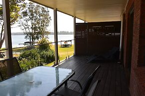 Dungowan Waterfront Apartments