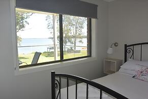 Dungowan Waterfront Apartments