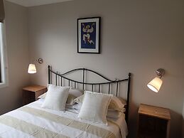 Dungowan Waterfront Apartments