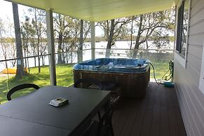 Dungowan Waterfront Apartments