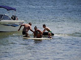 Dungowan Waterfront Apartments