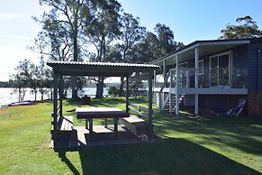 Dungowan Waterfront Apartments