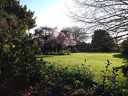 Bluebell Lodge And Cottage