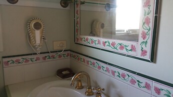 Casablanca Enchanted Cottage - Adults Only