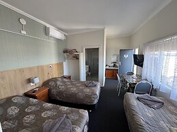 Blue Lake Motel