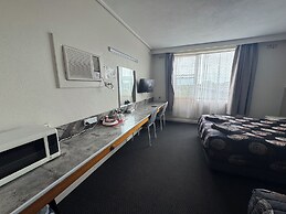 Blue Lake Motel