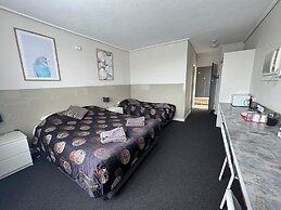 Blue Lake Motel