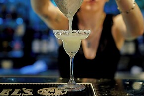 Harp Hotel