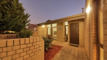 Executive Hideaway Motel