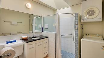 Executive Hideaway Motel