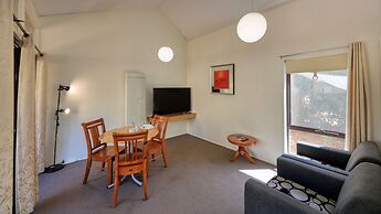 Executive Hideaway Motel