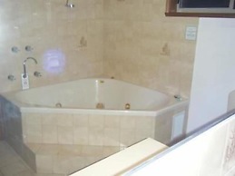 Paradise Lakes Motel