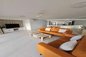 19th Avenue On The Beach