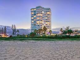 19th Avenue On The Beach