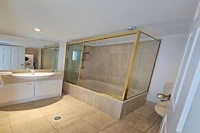 19th Avenue On The Beach