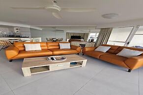 19th Avenue On The Beach