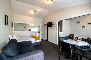 Aura Accommodation