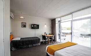 Aura Accommodation