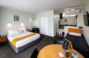 Aura Accommodation