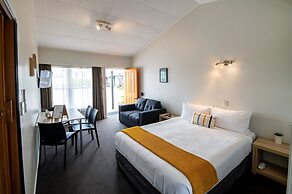 Aura Accommodation