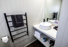 Aura Accommodation