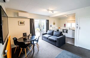 Aura Accommodation
