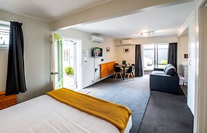 Aura Accommodation