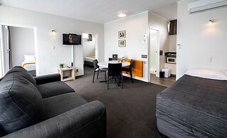 Aura Accommodation