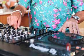 Cottesloe Beach Hotel