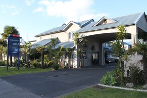 Aquarius Motor Inn