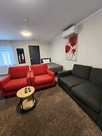 Aquarius Motor Inn