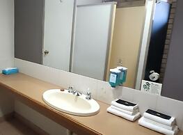 Magdala Motor Lodge & Lakeside Restaurant