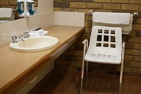 Magdala Motor Lodge & Lakeside Restaurant