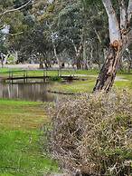 Magdala Motor Lodge & Lakeside Restaurant