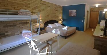 Magdala Motor Lodge & Lakeside Restaurant